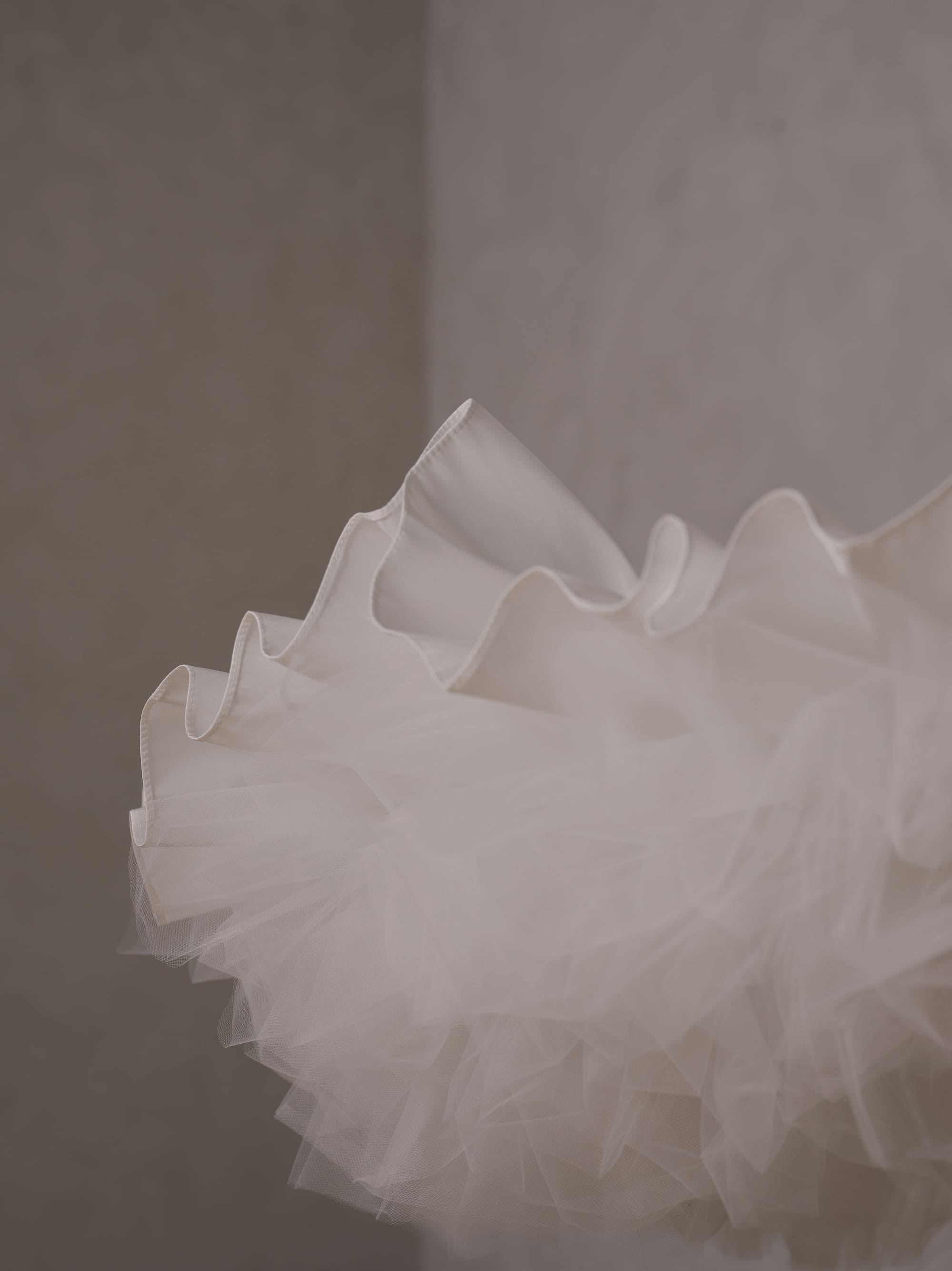 tablecloth with taffeta and tulle details