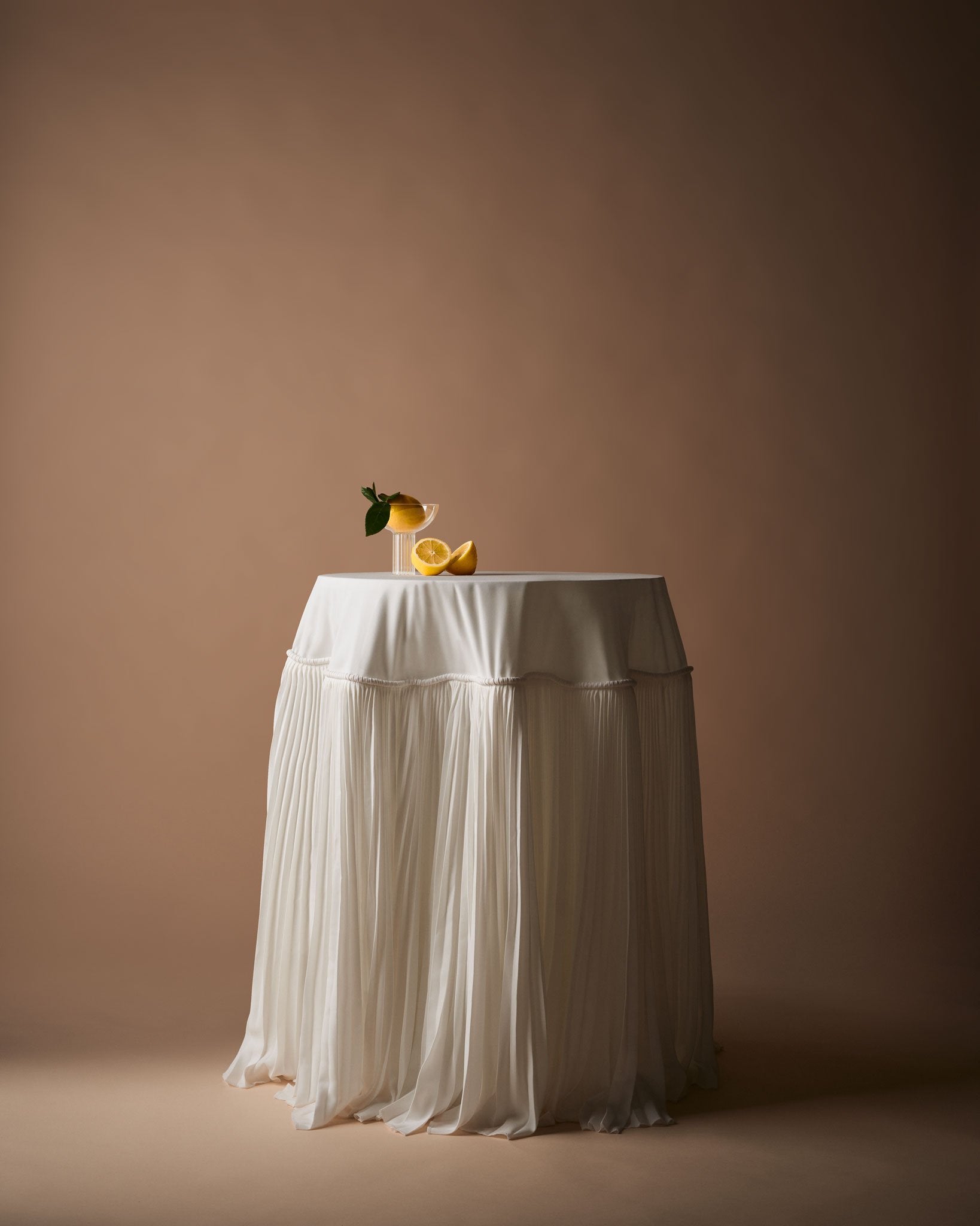 tablecloth with chiffon details 